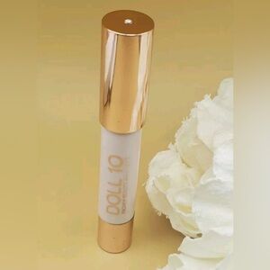 Doll 10 Proven Beauty Solutions Lip Crayon in shade I CAN!